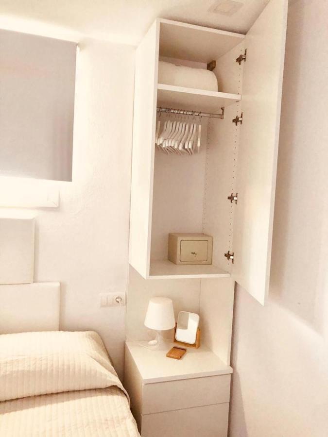 Ferienwohnung A 2 Passi Dal Mare! Es Pujols Exterior foto